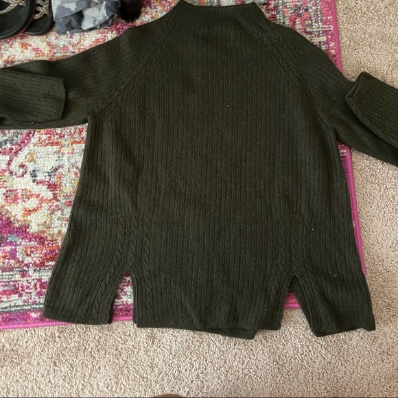 Peruvian Connection sweater - Picture 4 of 5